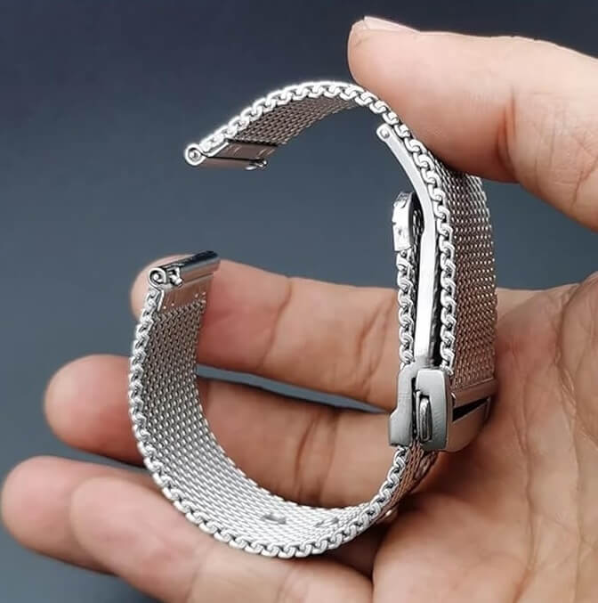 shark mesh with a deployant buckle