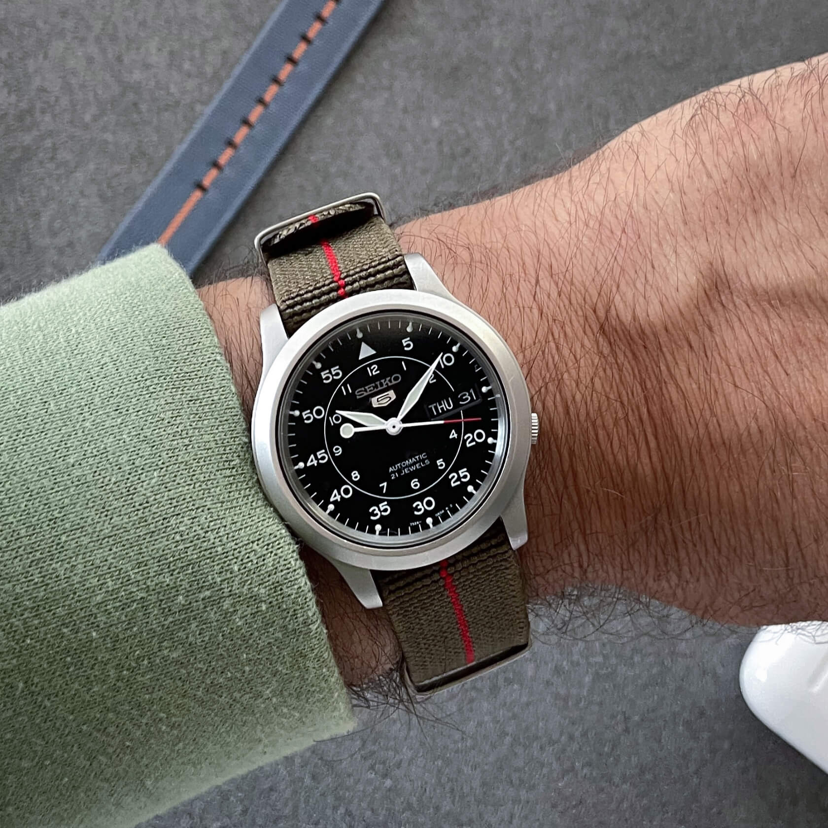Standard Elastic Pass-Through Strap