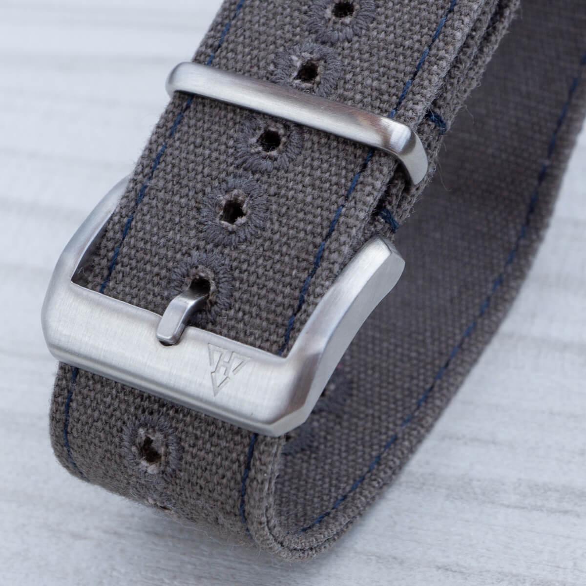 haveston canvas pass-through strap