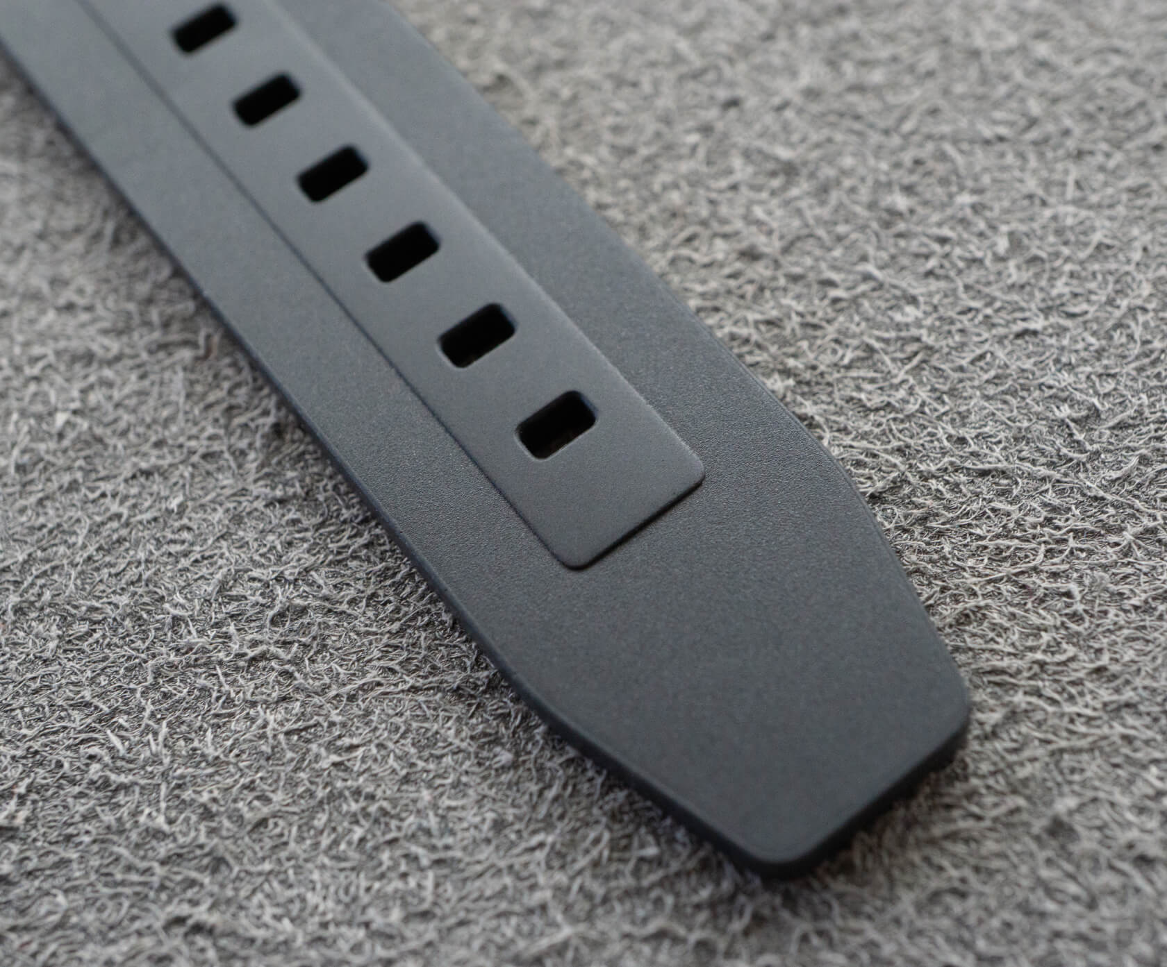 Straight FKM Rubber Strap by Helvetus