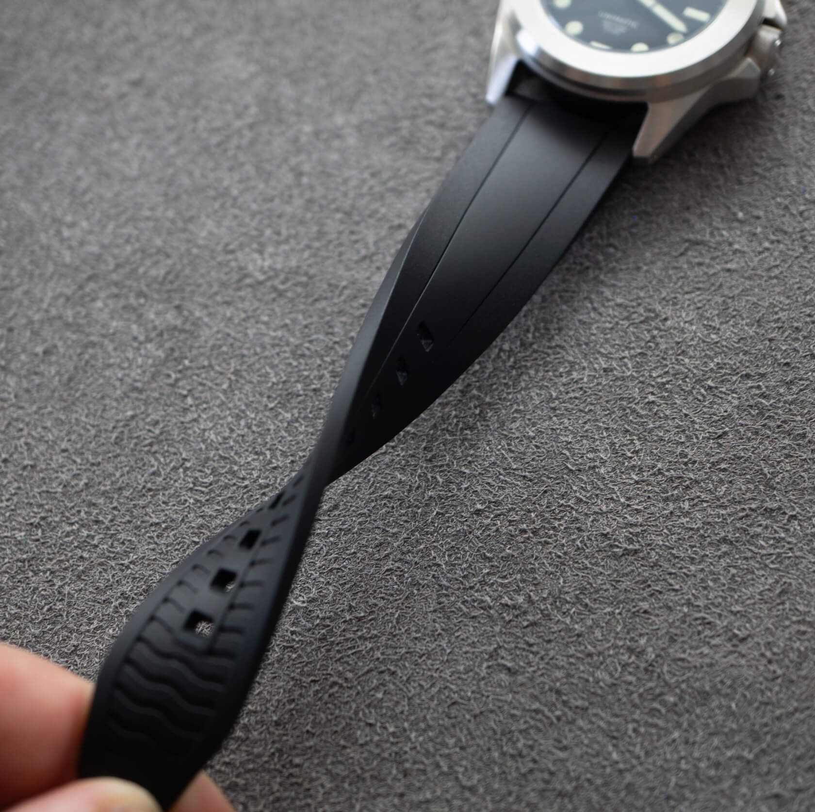Straight FKM Rubber Strap by Helvetus