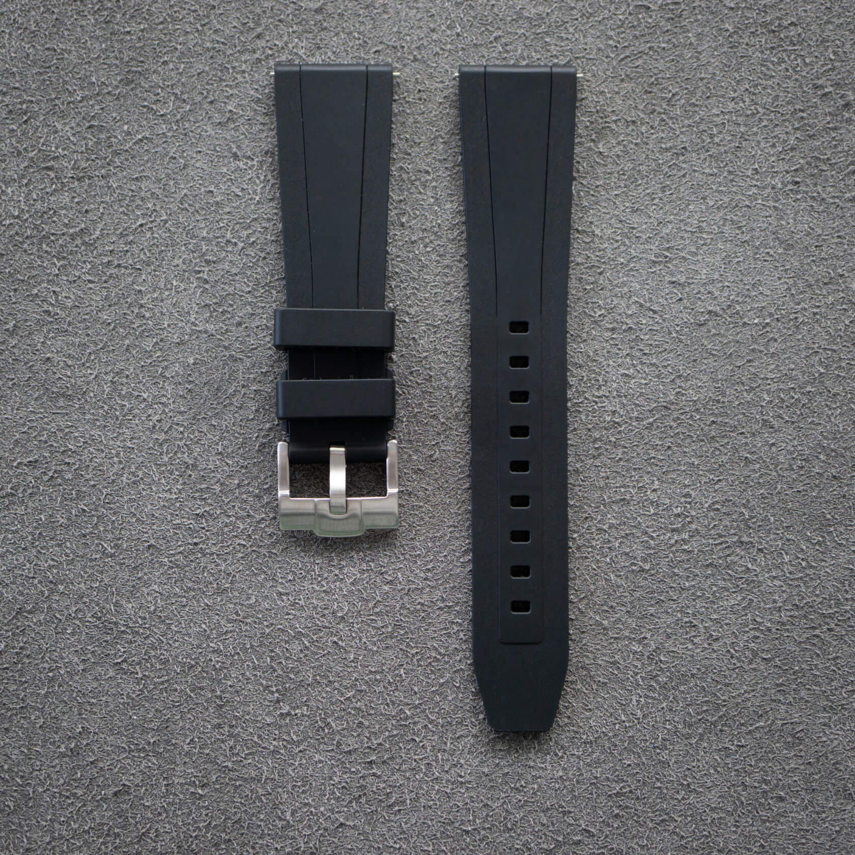 Straight FKM Rubber Strap by Helvetus