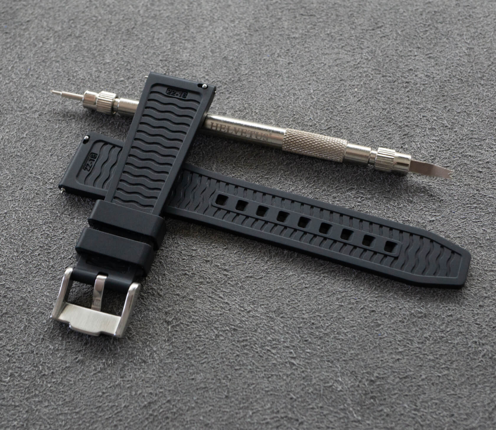 Straight FKM Rubber Strap by Helvetus