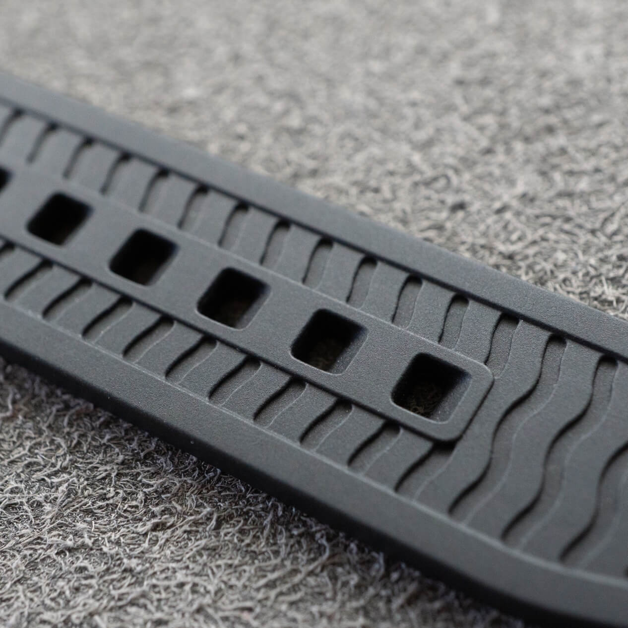 helvetus straight fkm rubber strap