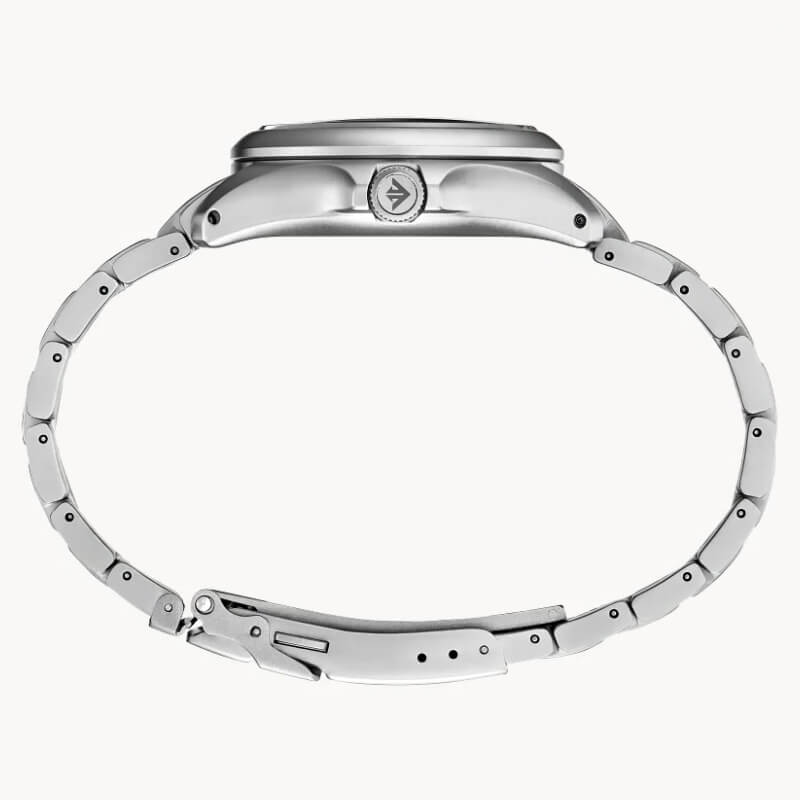 watch lubs near the plane of a caseback