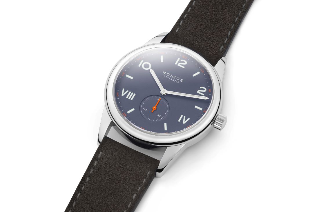 nomos straps with stitching