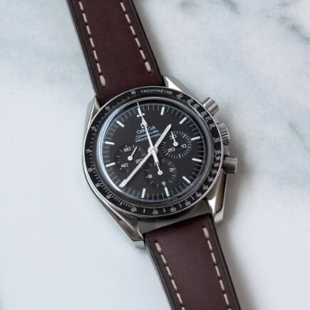 Shell Cordovan watch strap in burgundy color