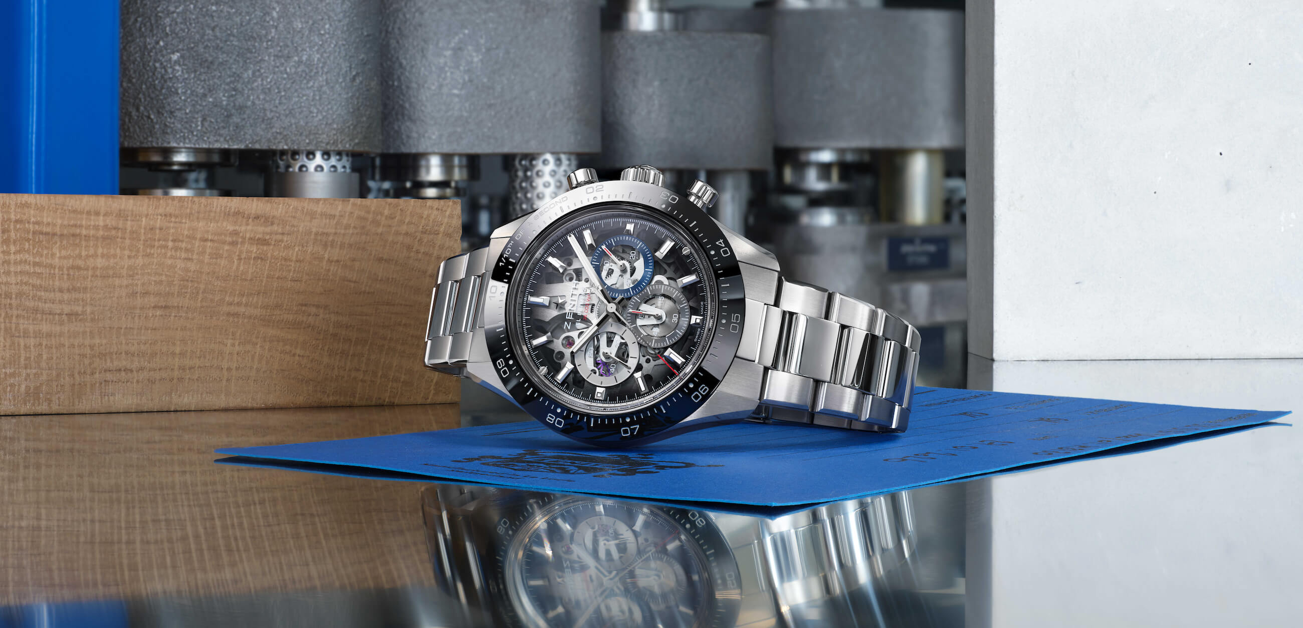 The new patented Zenith ZENCLASP folding clasp with the Zenith star on the safety cover